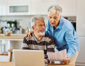 Comment déclarer l’aide que je paye à l’EHPAD pour ma mère 